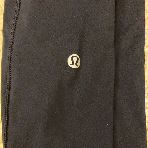 Lululemon Fast and Free 25” Tight Navy Size 2 - Picture 5 of 5